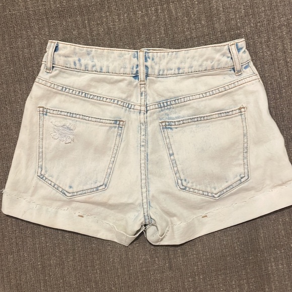 Pacsun light wash distressed jean shorts - Picture 2 of 2